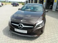 Gebraucht Mercedes A180 Urban 122 PS (89 kW) 2017 Braun Kleinwagen