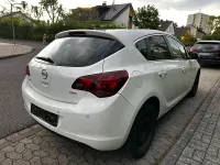 Gebraucht Opel Astra Sport 110 PS (80 kW) 2011 Weiß Limousine