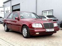Gebraucht Mercedes E220 150 PS (110 kW) 1994 Rot Limousine