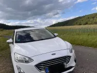Gebraucht Ford Focus Cool & Connect 125 PS (91 kW) 2019 Weiß Limousine
