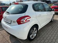 Gebraucht Peugeot 208 Style 92 PS (67 kW) 2014 Weiß Kleinwagen