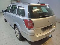 Gebraucht Opel Astra Edition 125 PS (91 kW) 2009 Argon silber/ice silver (m2) Kombi