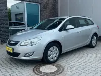 Gebraucht Opel Astra 101 PS (74 kW) 2011 Silber Kombi