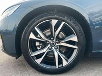Gebraucht Volvo V60 Plus 197 PS (144 kW) 2025 Denim blue Kombi