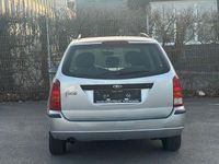 Gebraucht Ford Focus Ghia 101 PS (74 kW) 2004 Silber Kombi