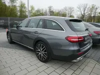 Gebraucht Mercedes E220 200 PS (147 kW) 2024 Grau Kombi