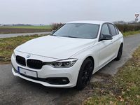 Gebraucht BMW 320 Sport Line 163 PS (119 kW) 2017 Schwarz Limousine