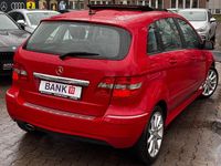 Gebraucht Mercedes B200 136 PS (100 kW) 2010 Rot Van / Kleinbus