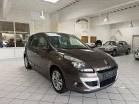 Gebraucht Renault Scénic III Luxe 131 PS (96 kW) 2011 Braun Van / Kleinbus