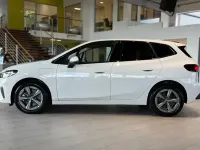 Gebraucht BMW 230e Active Tourer Performance 326 PS (239 kW) 2024 Weiß Van / Kleinbus