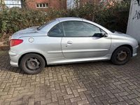 Gebraucht Peugeot 206 CC 109 PS (80 kW) 2003 Silber Cabrio