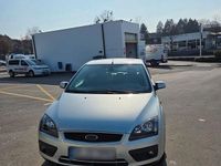 Gebraucht Ford Focus Titanium 116 PS (85 kW) 2006 Silber Limousine