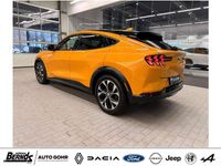 Gebraucht Ford Mustang Mach-E 197 kW (269 PS) 2022 Cyber orange metallic SUV
