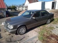 Gebraucht Mercedes 200 136 PS (100 kW) 1994 Grau Limousine