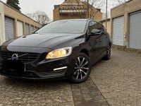 Gebraucht Volvo V60 Kinetic 120 PS (88 kW) 2017 Blau Kombi