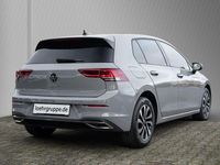 Gebraucht VW Golf VIII Active 131 PS (96 kW) 2022 Grau Limousine