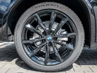 Gebraucht BMW X4 M Sport 190 PS (139 kW) 2025 Schwarz SUV