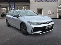 Gebraucht VW Passat Style 272 PS (200 kW) 2024 Silber Kombi