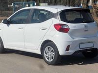 Gebraucht Hyundai i10 Select 63 PS (46 kW) 2024 Atlas white Kleinwagen