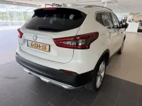 Gebraucht Nissan Qashqai N-Motion 140 PS (102 kW) 2019 Weiß SUV