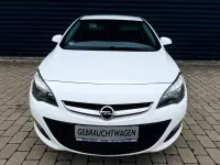 Gebraucht Opel Astra 101 PS (74 kW) 2013 Weiß Limousine
