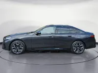 Gebraucht BMW 520 M Sport 197 PS (144 kW) 2025 Blau Limousine