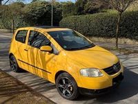 Gebraucht VW Fox 54 PS (39 kW) 2005 Gelb Kleinwagen
