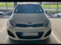 Gebraucht Kia Rio 86 PS (63 kW) 2012 Weiß Limousine
