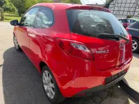 Gebraucht Mazda 2 Active 75 PS (55 kW) 2012 Rot Kleinwagen