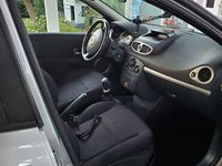 Gebraucht Renault Clio II 75 PS (55 kW) 2006 Silber Limousine