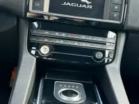 Gebraucht Jaguar F-Pace Portfolio 241 PS (177 kW) 2018 Grau SUV