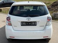 Gebraucht Toyota Verso 126 PS (92 kW) 2011 Weiß Van / Kleinbus