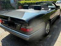 Second-hand Mercedes E320 220 CP (161 kW) 1994 Negru Cabrio