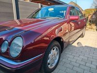 Gebraucht Mercedes E230 Elegance 150 PS (110 kW) 1995 Rot Limousine