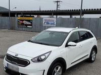 Gebraucht Kia Niro Silver 141 PS (103 kW) 2017 Weiß SUV