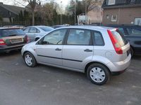 Gebraucht Ford Fiesta Basis 69 PS (50 kW) 2003 Silber Kleinwagen