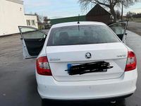 Gebraucht Skoda Rapid 90 PS (66 kW) 2016 Weiß Kleinwagen