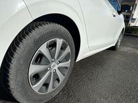 Gebraucht Peugeot 208 Active 68 PS (50 kW) 2013 Weiß Kleinwagen