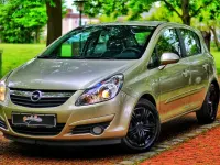 Usata Opel Corsa 80 CV (58 kW) 2007 Oro Utilitaria