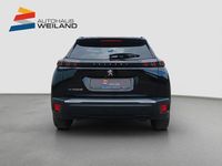 Gebraucht Peugeot e-2008 Allure 100 kW (136 PS) 2022 Perla nera metallic SUV