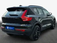 Gebraucht Volvo XC40 Plus 163 PS (119 kW) 2025 Onyx schwarzmetallic SUV