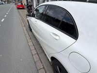 Gebraucht Mercedes A180 122 PS (89 kW) 2012 Weiß Kleinwagen