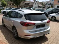 Gebraucht Ford Focus ST-Line X 125 PS (91 kW) 2023 Silber Limousine