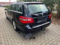 Gebraucht Mercedes E220 170 PS (125 kW) 2012 Schwarz Kombi