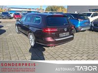 Gebraucht VW Passat Highline 179 PS (131 kW) 2015 Crimson red metallic Kombi