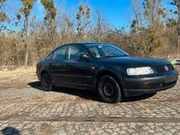 Gebraucht VW Passat 101 PS (74 kW) 1997 Schwarz Limousine
