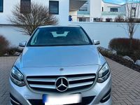 Gebraucht Mercedes 200 136 PS (100 kW) 2017 Silber Van / Kleinbus