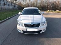 Gebraucht Skoda Octavia 140 PS (102 kW) 2012 Weiß Kombi