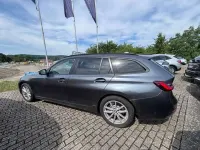 Gebraucht BMW 330 Advantage 286 PS (210 kW) 2022 Mineralgrau metallic Kombi