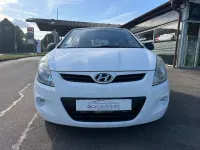 Gebraucht Hyundai i20 Classic 77 PS (56 kW) 2009 Weiß Kleinwagen